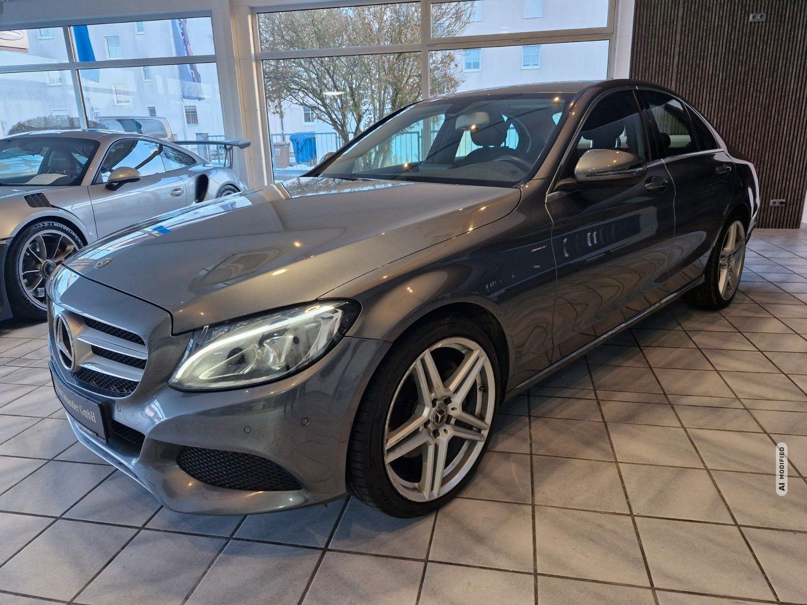 Mercedes-Benz C 300 Avantgarde*LED*SHZ*Navi*AHK*