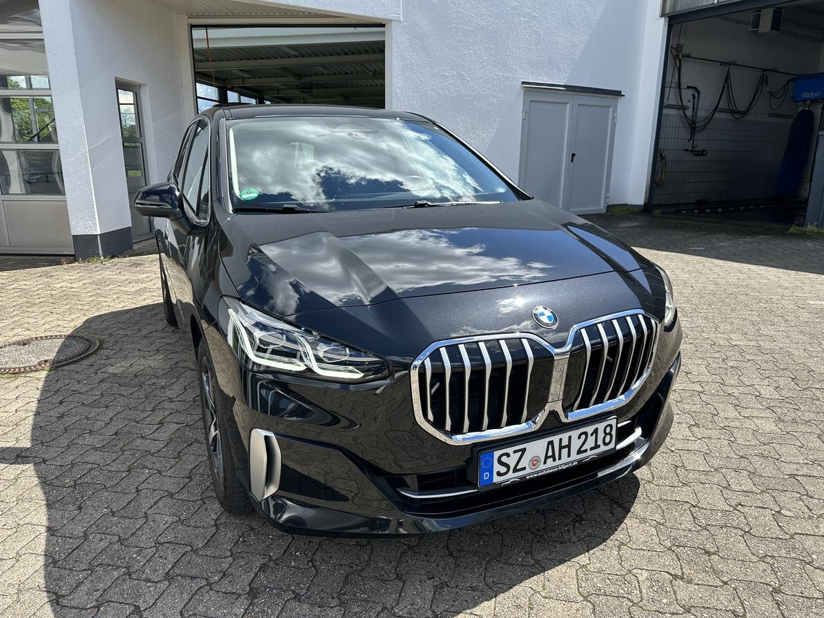 BMW 218 Active Tourer Luxury Line *AHK*Navi*PDC*
