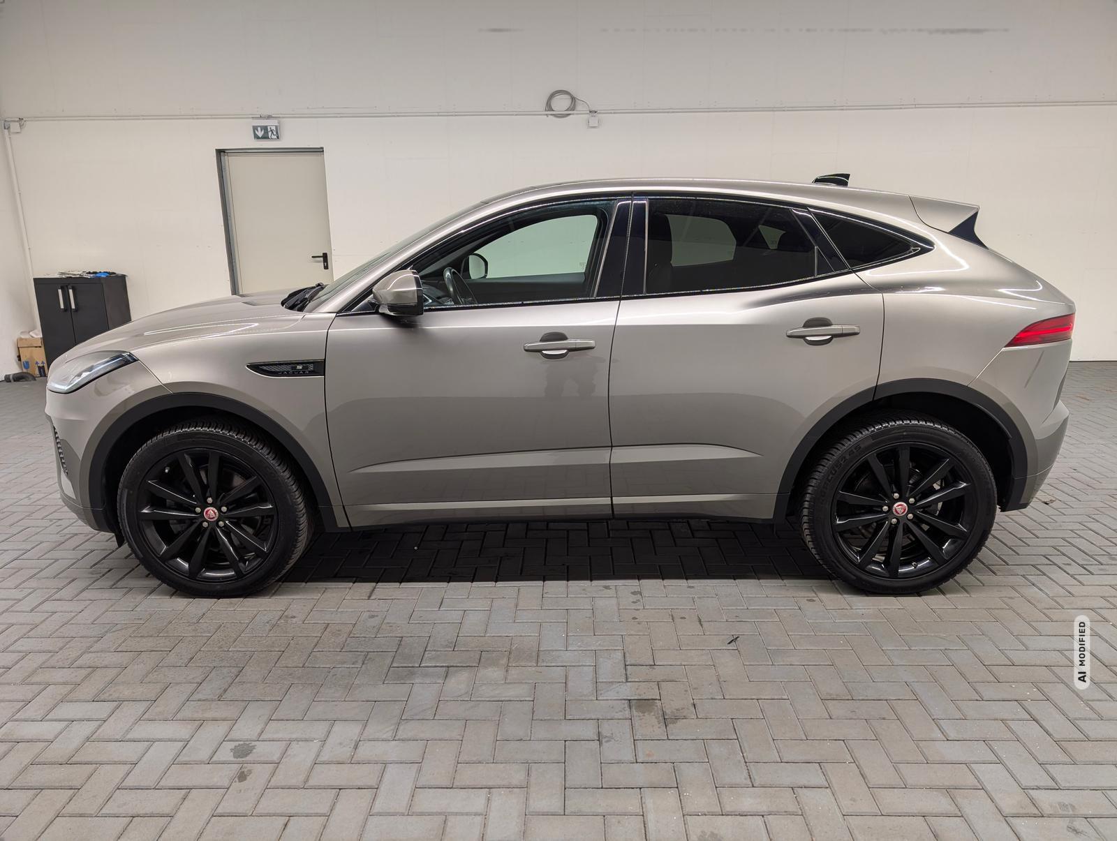 Jaguar E-Pace R-Dynamic S LED/Navi/Pano/SHZ/Kam/20-LM