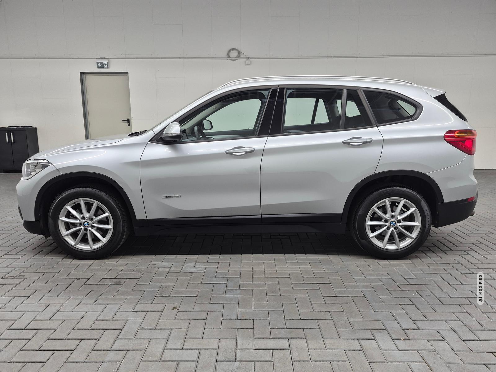 BMW X1 sDrive 18i  Navi/PDC/Tempom./17-LM