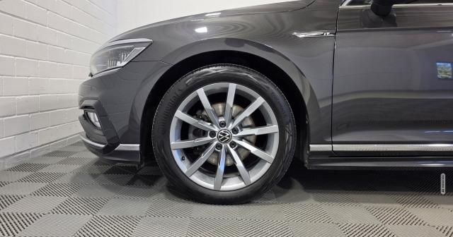 Volkswagen Passat Variant Elegance 4M R-Line Standh. AHK